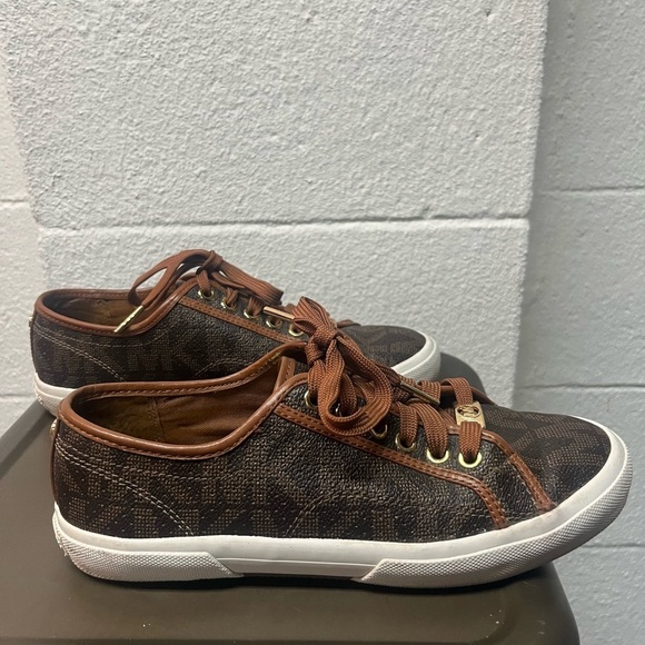 Michael Kors Brown Sneakers with Gold Accents. Size 7 - Picture 3 of 8